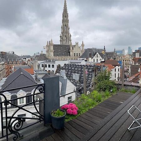 Duplex Dernier Etage Avec Terasse A Deux Pas De La Grand Place Appartement Brussel Buitenkant foto